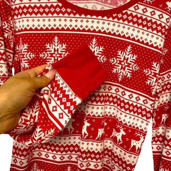 Old Navy Reindeer Snowflake Red White Henley Size M - Picture 3 of 4